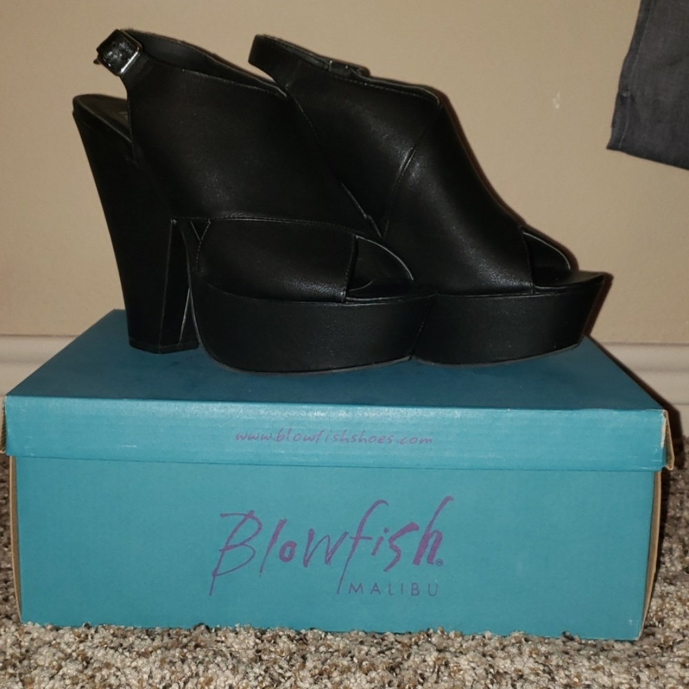 Sexy black Wedges